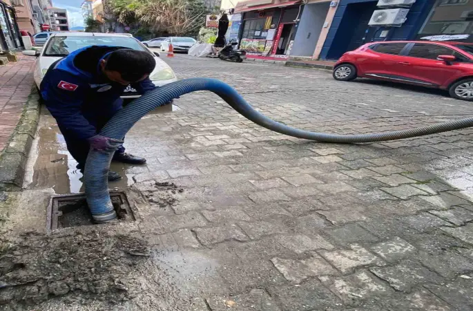 MUSKİ ekipleri yağmur mesaisinde
