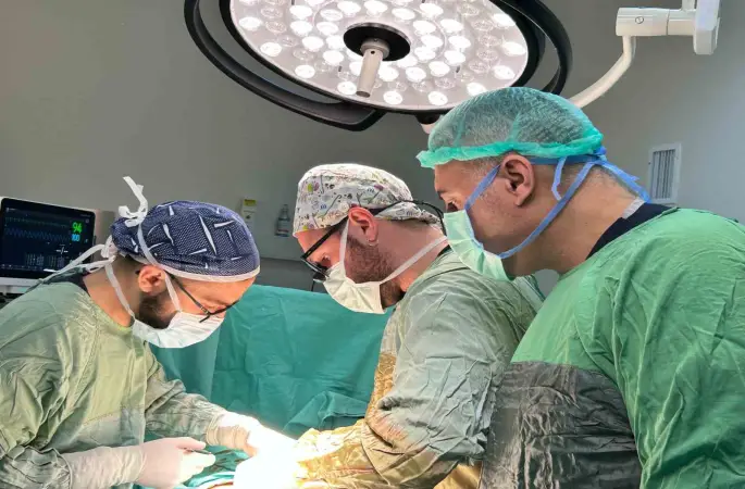 Muş’ta midesi delinen çocuk ameliyatla sağlığına kavuştu
