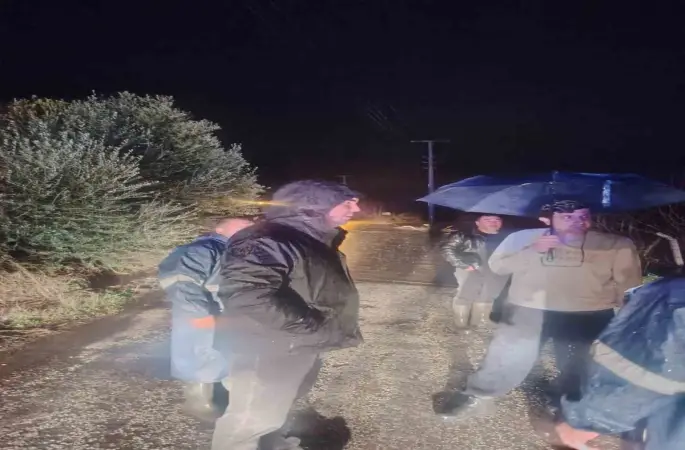 Naipli Çayı taştı, Germencik Belediyesi ekipleri müdahale etti
