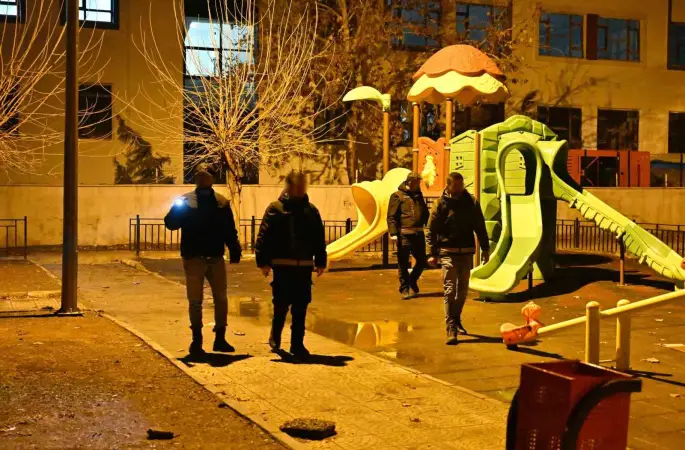 Narkotik ekiplerinden şok uygulama
