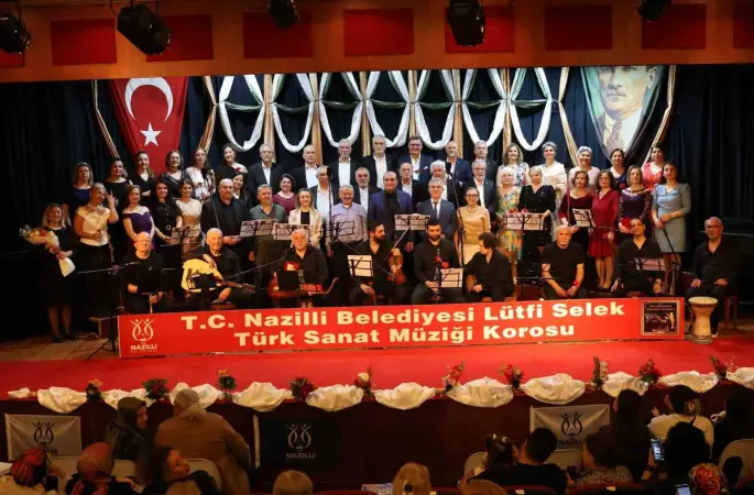Nazilli’de "Şarkılarda Anılar" konserine vatandaşlar ilgi gösterdi
