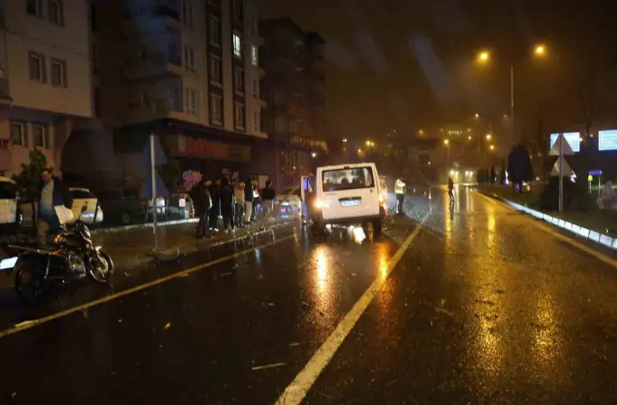 Nevşehir’de kontrolden çıkan minibüs refüje çarpıp karşı şeride geçti: 1 yaralı
