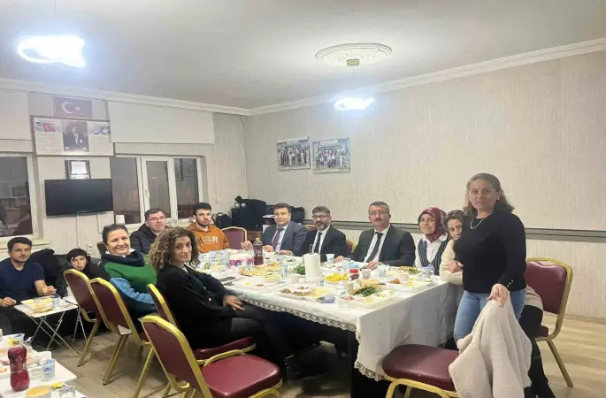 Niğde Kemal Çetintürk İlkokulu’nda Ramazan sofrası
