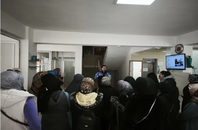 Niğde’de polisten vatandaşa dolandırıcılık uyarısı
