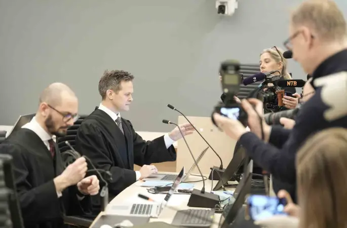 Norveç veliaht prensesinin oğlu Hoiby’in tecavüz dahil farklı suçlamalarla yargılandığı dava başladı
