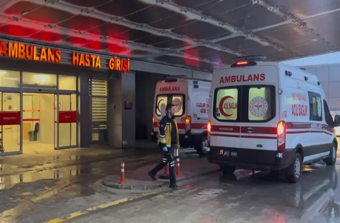 Ocakta unutulan yemekten çıkan gaz anne ve iki oğlunu zehirledi
