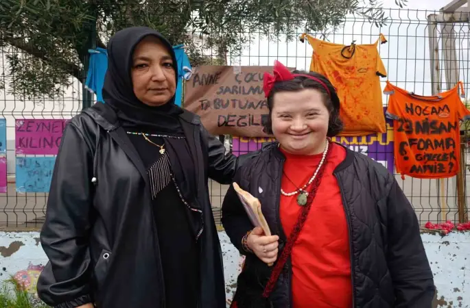 Öğretmen Ayla Kara’nın yakınları okulda dua etti
