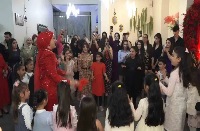 Öğretmen kına gecesinde öğrencileriyle son kez oyun oynadı
