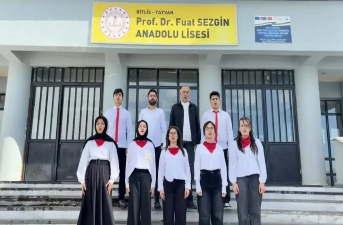 Öğretmen ve öğrencilerden anlamlı ’Çanakkale Zaferi’ klibi
