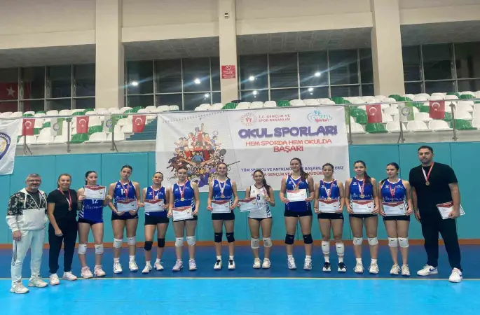 Okul Sporları Voleybol Gençler (A) Grup Müsabakaları Manisa’da tamamlandı
