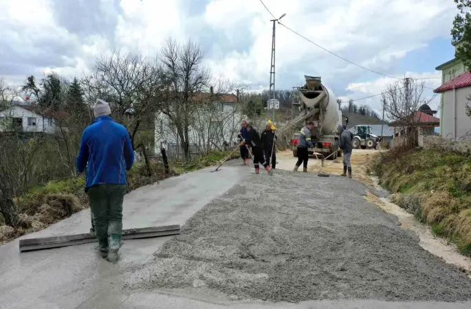 Ordu’da beton yol seferberliği sürüyor
