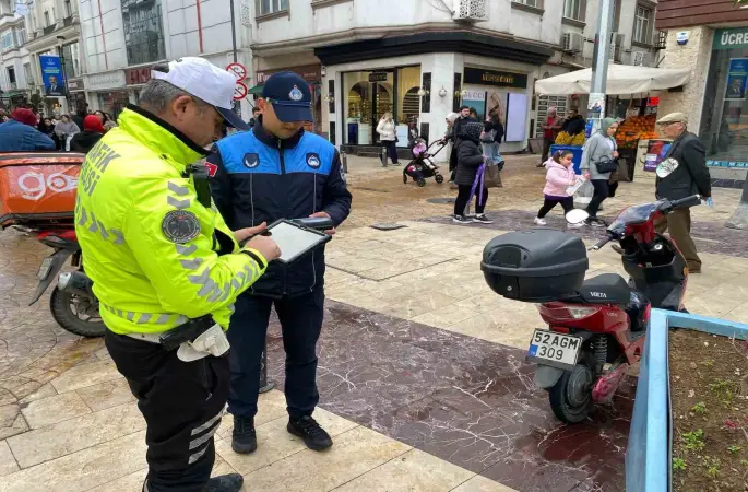 Ordu’da trafiğe kapalı caddede motosiklet kullanan 261 sürücüye 364 bin lira ceza
