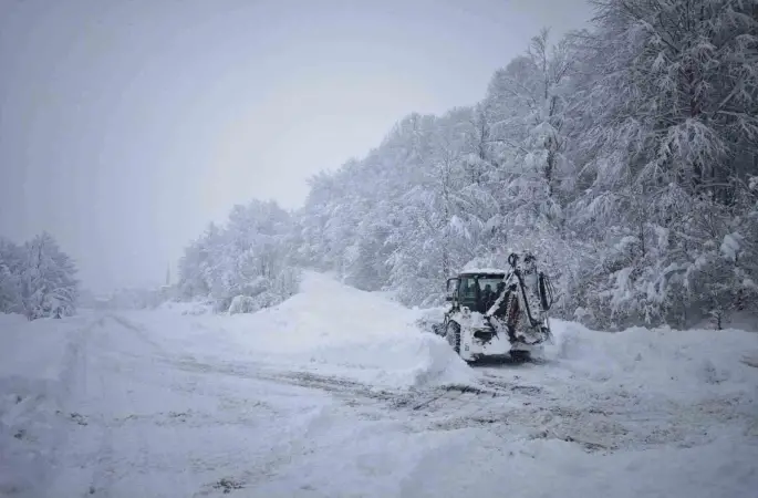 Ordu’nun 13 ilçesinde eğitime kar engeli
