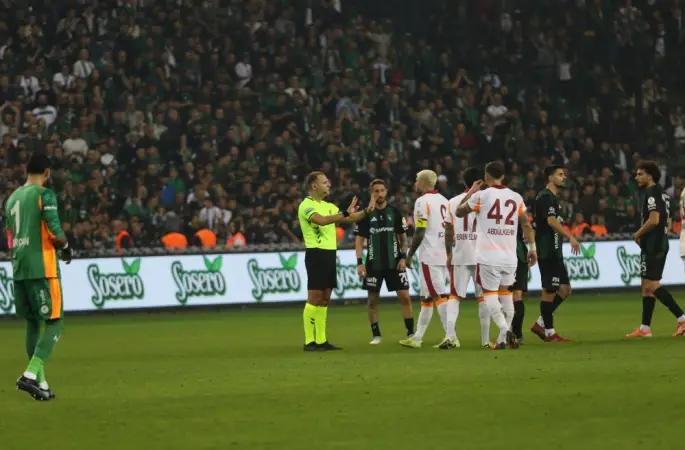 Osimhen’in golü sonrası VAR konuşma kayıtları açıklandı