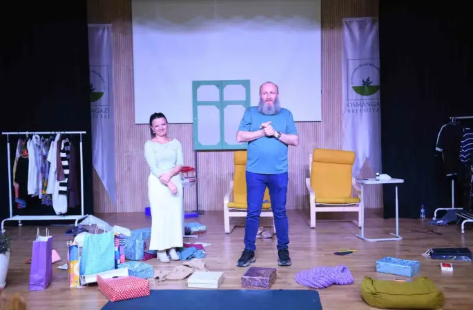 Osmangazi Belediyesi sanatseverleri tiyatroyla buluşturdu
