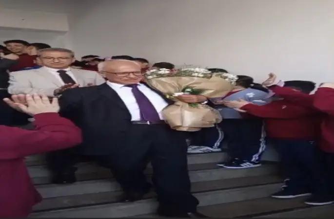 Osmaniye’de 43 yıllık eğitim neferine duygusal uğurlama
