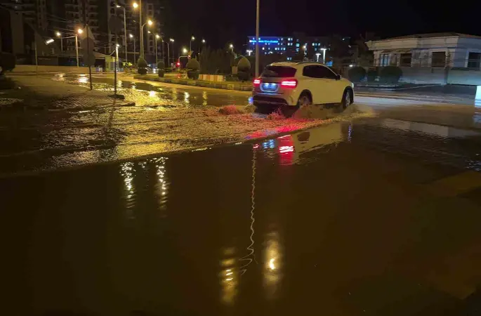 Osmaniye’de gece şiddetli yağmur etkili oldu
