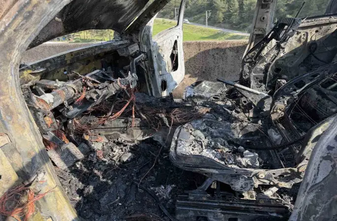 Osmaniye’de pikap alev alev yandı, sürücü son anda kurtuldu
