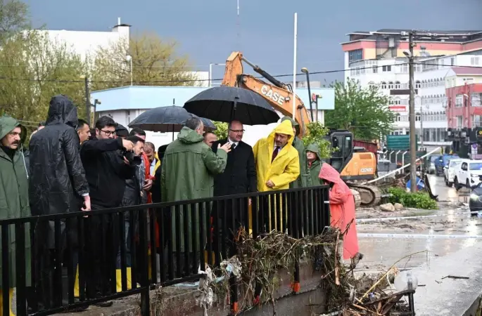 Osmaniye’de sel alarmı: 251 araç, bin 93 personel görevde
