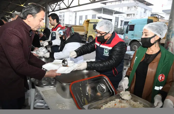 Osmaniye’de vatandaşlar iftar sofrasında buluştu
