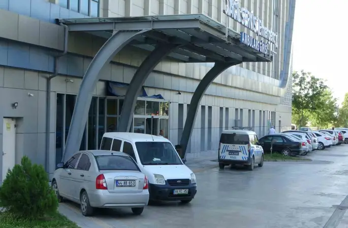 Otomobil ile motosiklet çarpıştı: 2 yaralı
