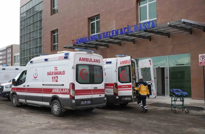 Otomobille çarpışan motosiklet sürücüsü öldü
