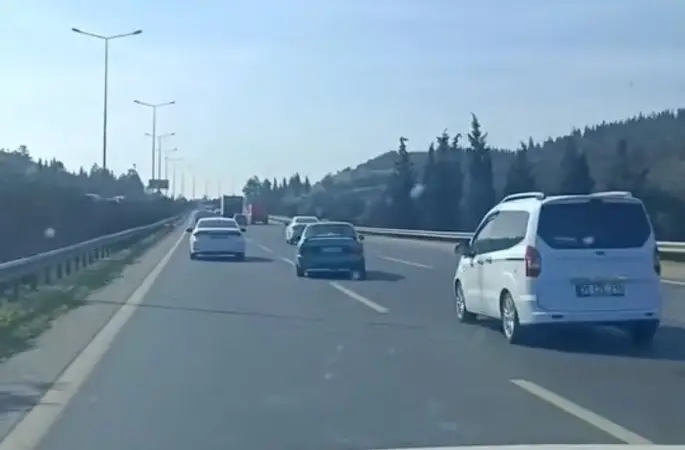 Otoyolda makas atınca 90 bin lira ceza yedi
