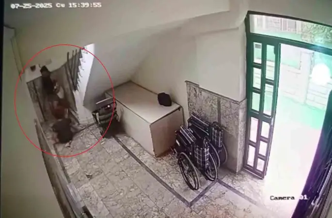 Özel eğitim merkezinin düşmedi dediği otizmli gencin düştüğü anın görüntüleri ortaya çıktı
