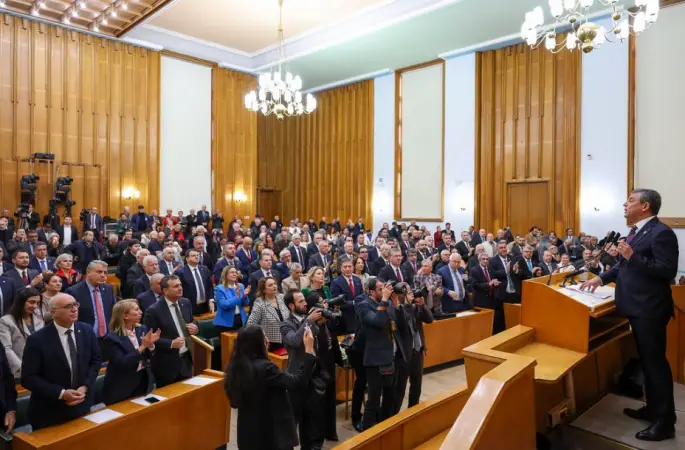 Özel'den, Erdoğan'a 'Maduro' eleştirisi: Nasıl paketleyin getirin biz burada bakarız diyorsun?