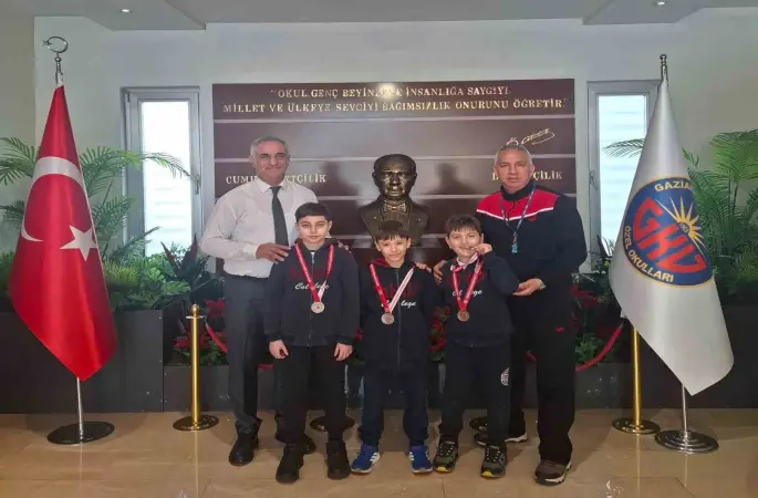 Paletli Yüzme Şampiyonasına GKV Özel Okulları damgası
