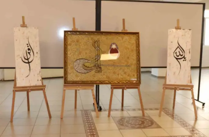 Pamukkale’de 100 eser sanatseverle buluştu
