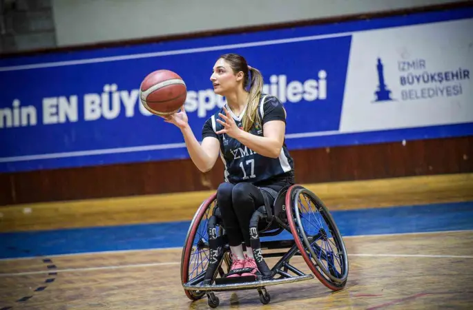 Parkede azmin ve mücadelenin simgesi: Medine Alper
