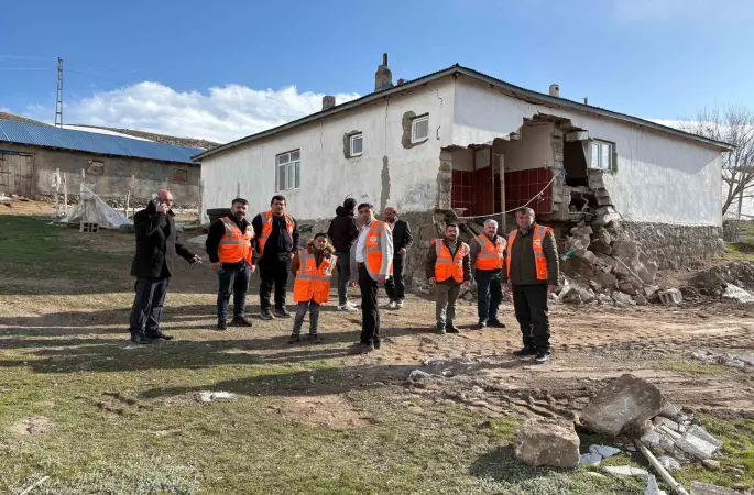 Patnos’ta deprem sonrası inceleme
