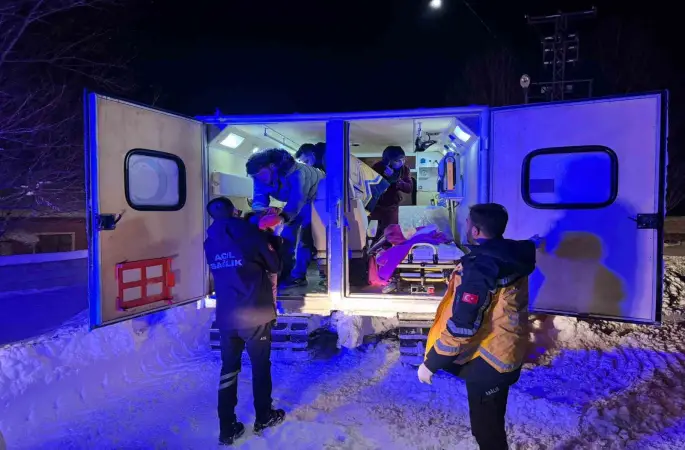 Patnos’ta kar engeline rağmen 40 günlük bebek kurtarıldı
