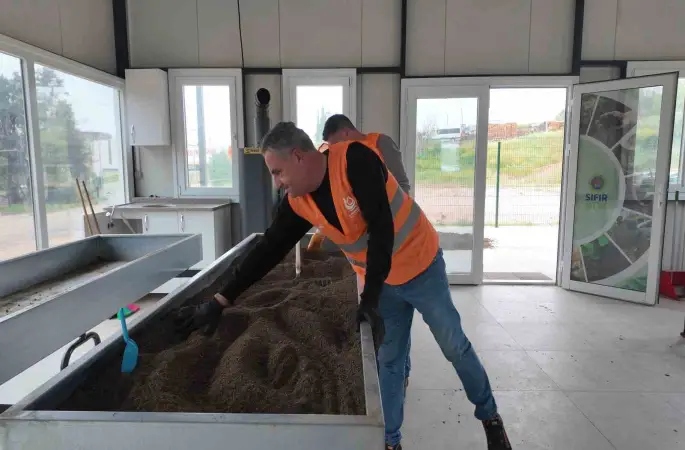 Pazar yerlerinden toplanan organik atıklar gübreye dönüştürülüyor
