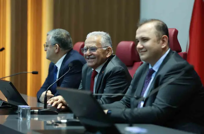 Personeliyle bayramlaşan Başkan Büyükkılıç: "Kayseri Büyükşehir bir marka"
