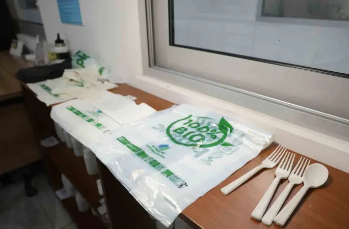 Petrol yerine nişasta: 180 günde biyobozunabilen plastik alternatifi
