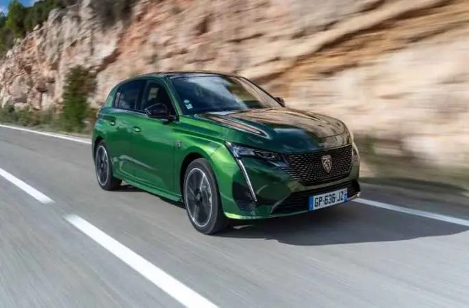 Yüzde 100 elektrikli ve yüzde 100 göz alıcı Peugeot E-308 Türkiye’de satışa sunuldu