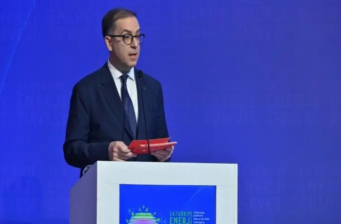 Petrol Ofisi Grubu CEO’su Mehmet Abbasoğlu, 14. Türkiye Enerji Zirvesi açılışında konuştu