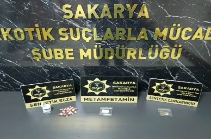 Polis ekiplerinden 3 ilçede 5 ayrı uyuşturucu operasyonu: 12 gözaltı
