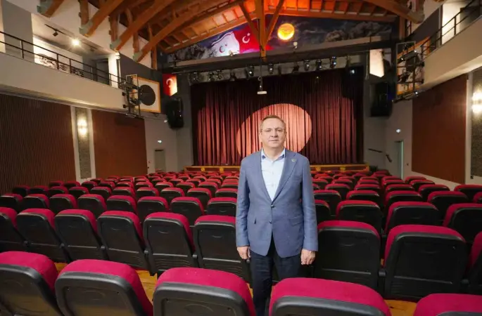 Rauf Denktaş Kültür Merkezi Perdelerini açıyor
