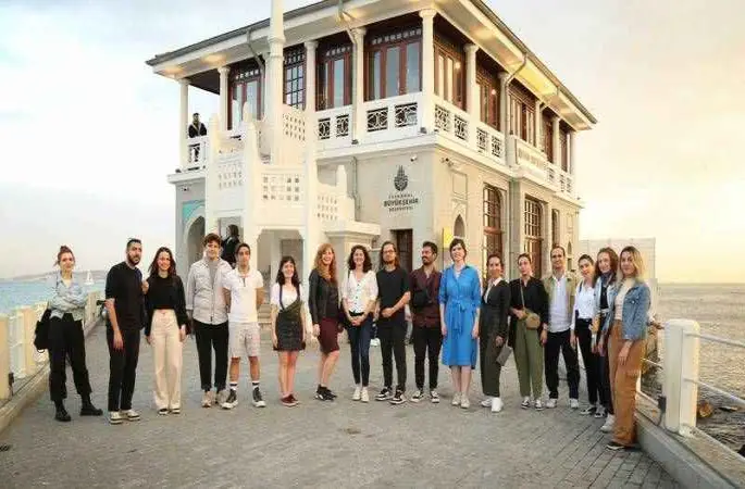 Roca'dan banyolara zarafet katan armatür koleksiyonu: Insignia, konfor ve estetiği bir arada sunuyor