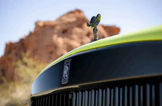 Rolls-Royce Ejderha Yılına özel otomobil koleksiyonunu duyurdu