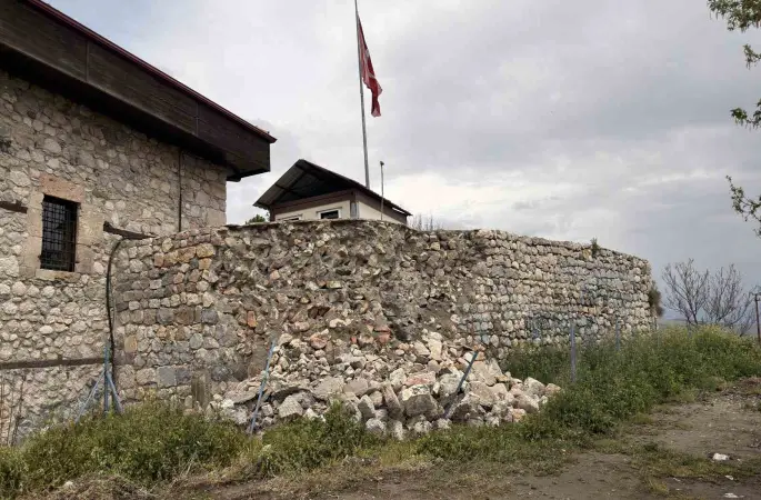 Roma İmparatoru Sezar’ın "Geldim, gördüm, yendim" dediği kale surlarında çökme yaşandı
