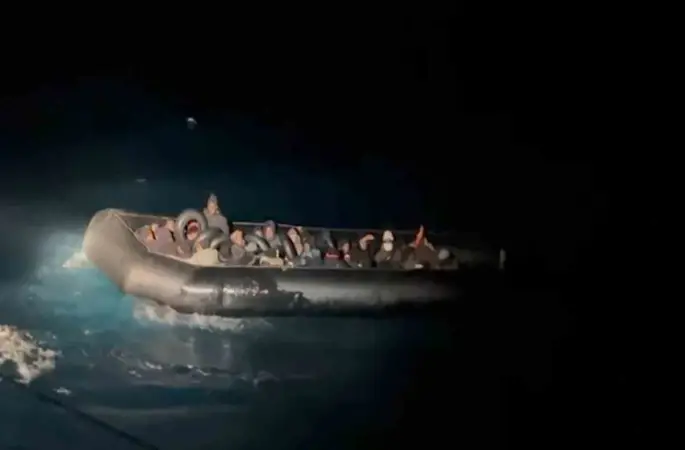 Sahil güvenlikten kaçamadılar: 35 göçmen yakalandı
