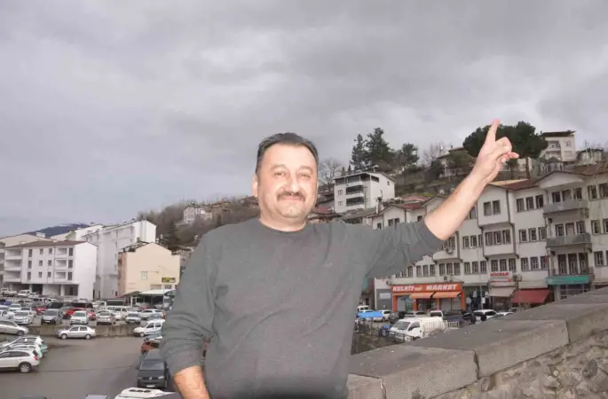 Şahin’in havadaki güvercin avı
