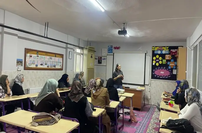 Salihli’de aileler için çocuk gelişimi eğitimi
