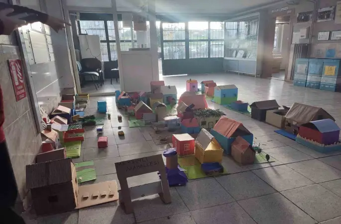 Salihli’de minik öğrencilerden geri dönüşüme anlamlı dokunuş
