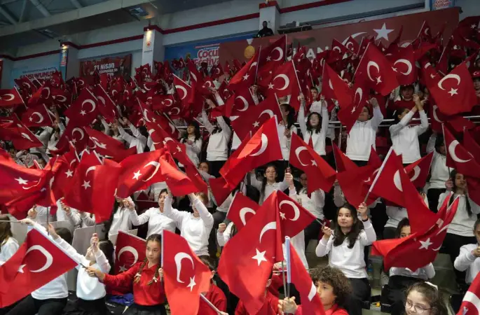 Samsun’da 23 Nisan, dünya çocuklarıyla kutlandı
