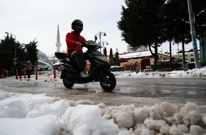 Samsun’da motosiklet ve motokuryelerin trafik yasağı kaldırıldı
